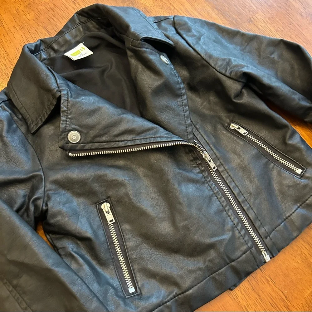 Crazy 8 Black Faux Leather Zip Jacket | Toddler Girl 4T | Classic Cool Outerwear - Picture 4 of 7